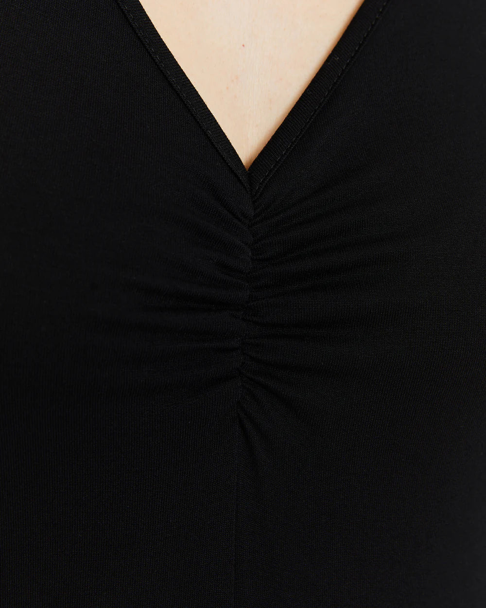 MONO LARGO CON ESCOTE