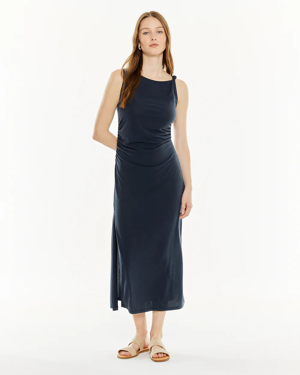 VESTIDO FRUNCIDO ENTALLADO